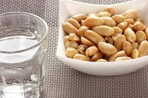 Ăn lạc uống rượu bia, bác sĩ cũng chẳng cứu được