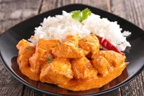 Sử dụng gà ốm nấu ăn, mẹ vô tình hại chết hai con 