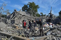 Belarus cáo buộc Kiev âm mưu tấn công, đông nam Ukraine hứng tên lửa