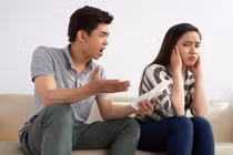 Con dâu phát điên vì bố chồng "đo lọ nước mắm, đếm củ dưa hành"