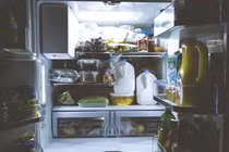 Bảo quản thức ăn thừa đúng cách trong dịp Tết để không bị ngộ độc