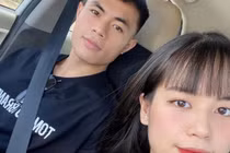 Vợ đội phó U23 Việt Nam: "Chồng còn trẻ, bóng đá là ưu tiên số 1"