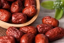 Ăn táo đỏ kiểu này không khác gì tự "nuốt độc"