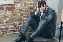 Lấy vợ đại gia nhưng vẫn ngoại tình, gã trai nghèo hối không kịp