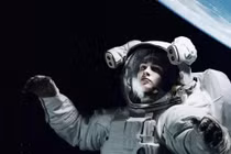 Tại sao NASA cho phép phi hành gia nam ở trên vũ trụ lâu hơn nữ?