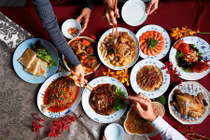 Hành động không ngờ của bố chồng trong ngày Tết khiến tôi sượng sùng, mất mặt