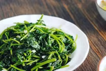 Chỉ ăn rau luộc để giữ sức khỏe, người phụ nữ trả giá đắt