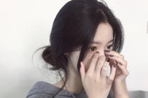 Quá xinh đẹp, cô gái bị chủ nhà đáng tuổi ông gạ gẫm 