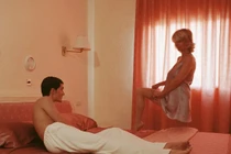 Bạn gái rất xinh đẹp nhưng trớ trêu thay tôi lại ham muốn phụ nữ lớn tuổi