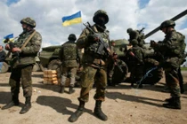 DPR tố quân Ukraine đặt mìn Debaltsevo, LPR trả lương người dân