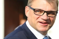 Thủ tướng Phần Lan tự lái máy bay trong các chuyến công du 