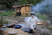 Chuyện lạ hôm nay: Bị mắng "dại" khi bỏ phố về quê, cô gái làm điều...