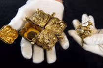 Dọn gác xép, tìm thấy siêu báu vật giúp đổi đời sau một đêm