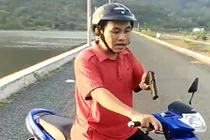 Phó phòng dọa dân bằng súng giả bị phạt 7,5 triệu