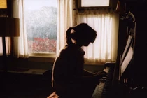 Đến lượt nam ca sĩ bị tố cưỡng ép đồng nghiệp cởi áo nhiều lần