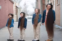 Gặp “gia đình tóc mây” có bộ tóc dài đáng ngưỡng mộ 