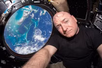 Những bức ảnh tự sướng trong không gian ấn tượng nhất 2015