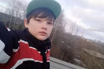 Mẹ bị yêu râu xanh hãm hại, con trai nhỏ làm điều khó tin