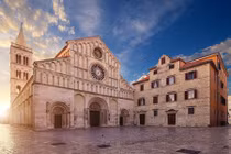 Quái dị nơi ai đeo đồng hồ sẽ phạm luật, bị phạt...