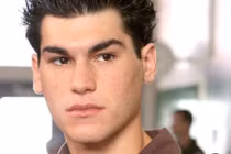 Tài tử “Câu chuyện Lọ Lem” nhảy lầu tự tử ở tuổi 34