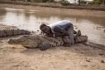 Huyền bí nơi xem cá sấu tử thần như thần thánh 