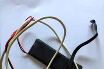 Kiểm tra ổ điện phòng trọ, gái trẻ phát hiện điều kinh hoàng