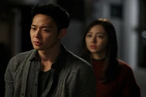 Điếng người phát hiện nhẫn đính hôn lạ trong ví chồng