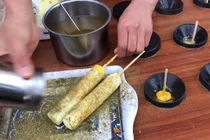 Kiếm hàng chục triệu mỗi tháng nhờ bán “que trứng” siêu lạ