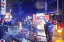 Cháy nhà ở trung tâm quận 1, du khách hoảng hốt bỏ chạy 