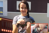 Cô bé câu được cá lạ có răng như người gây sửng sốt