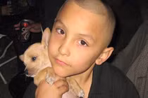 Người mẹ ác quỷ bắt con ăn... phân mèo, bạo hành con đến chết