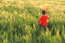 Cậu bé gọi cảnh sát vì quá cô đơn và kết bất ngờ