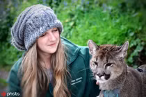 Lạ: Cô gái "mèo mẹ vĩ đại" có thể “nói chuyện với động vật“