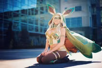 Hot girl vòng 2 hóa thành Pokemon, nhìn mà muốn... bắt sống 