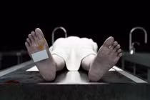 Chuẩn bị nhập quan, người chết bỗng sống lại vô cùng kỳ quặc