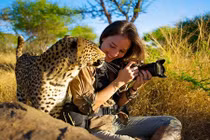 Báo nịnh nọt nhiếp ảnh gia để được chụp ảnh tự sướng