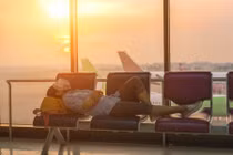 Người đàn ông mất hộ chiếu, đành sống nhờ... sân bay 18 năm