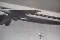 Ước mơ đi du lịch nước ngoài, cậu bé làm điều choáng váng