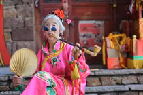 Chuyện lạ hôm nay: Dị nhân giả bà mối xấu và sự thực cảm động