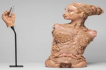 Ám ảnh rùng mình những tác phẩm nghệ thuật từ búp bê