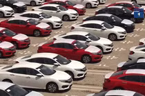 Video: Ô tô hưởng thuế 0% đổ về, giảm giá tới 100 triệu đồng/xe