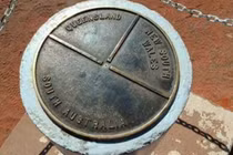 Ghé thị trấn kỳ lạ, cứ 30 phút đón giao thừa một lần