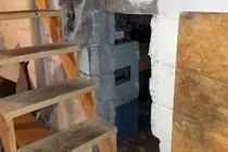 Hí hửng mua được nhà mới, thanh niên chết điếng với bí mật rợn người