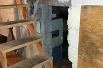 Hí hửng mua được nhà mới, thanh niên chết điếng với bí mật rợn người