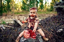 Bà mẹ bị ném đá khi chụp ảnh con kinh dị và lý do xúc động