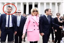 Video: Chàng vệ sỹ đẹp không góc chết của Tổng thống Pháp 