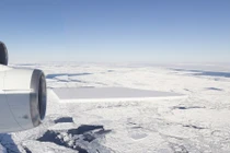 Quái đản tảng băng trôi như bị người ngoài hành tinh can thiệp