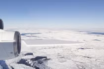 Quái đản tảng băng trôi như bị người ngoài hành tinh can thiệp