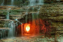 Kỳ quặc lửa ma tự cháy cực dị, không ai có thể dập 