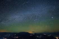 Loạt ảnh mưa sao băng Geminids vừa diễn ra đẹp lung linh